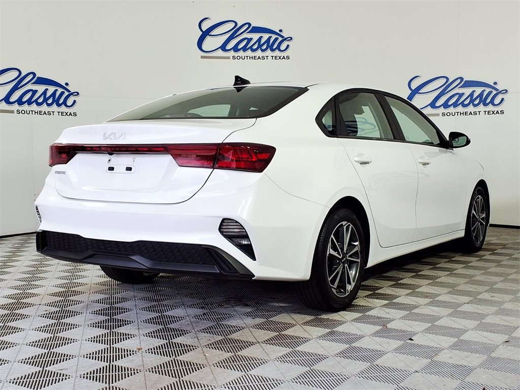 Used 2022 Kia Forte LXS w/ LXS Technology Package image 6