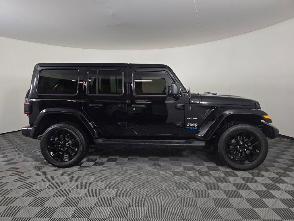 Used 2022 Jeep Wrangler Unlimited Sahara w/ Cold Weather Group image 2