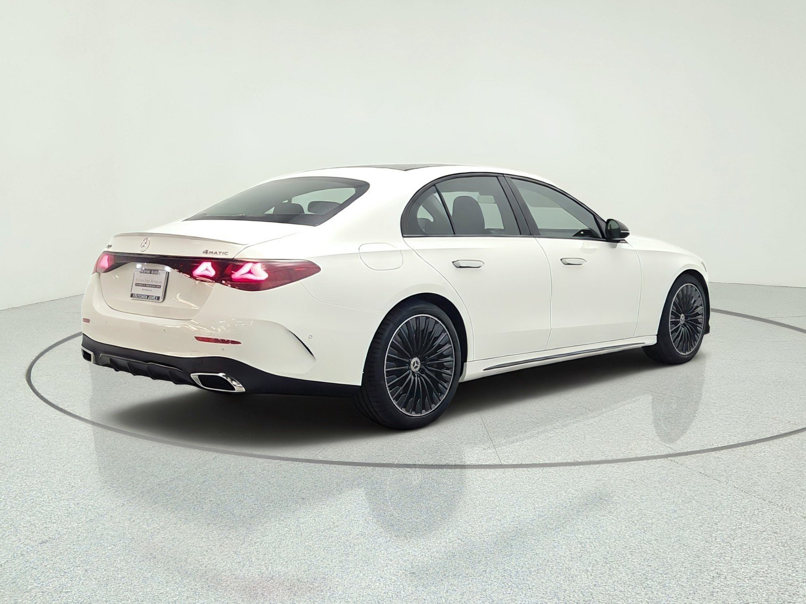 New 2027 Mercedes-Benz E 450 4MATIC Sedan image 5