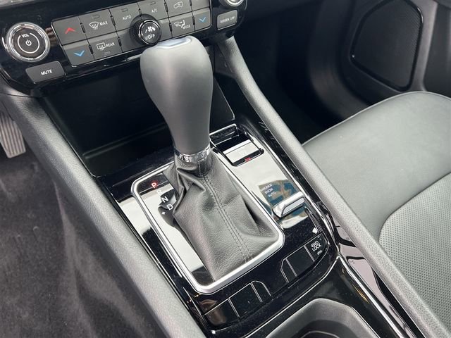 Used 2023 Jeep Compass Limited image 23