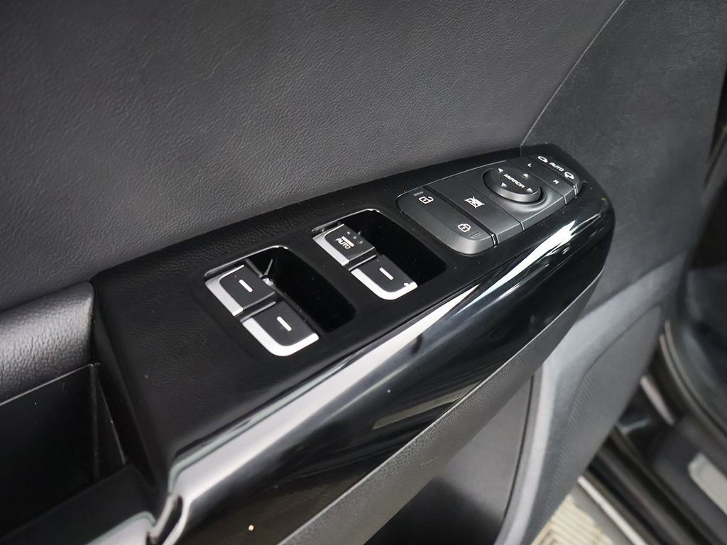 Used 2022 Kia Sportage Nightfall Edition w/ Nighfall AWD Premium Package image 39