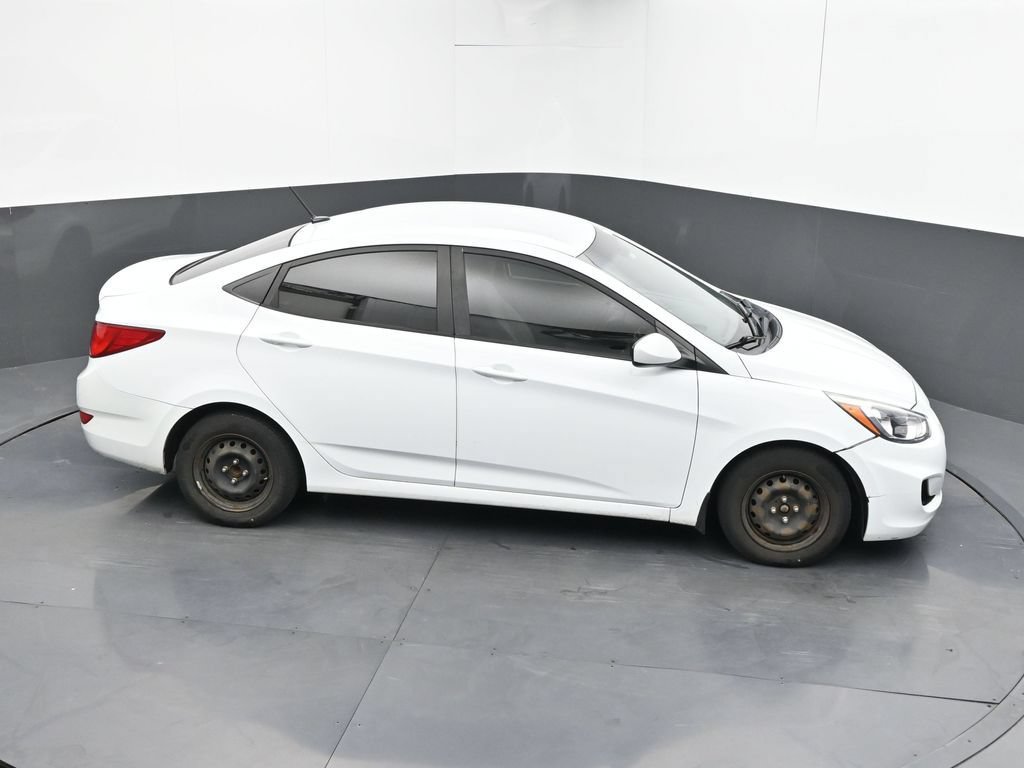 Used 2016 Hyundai Accent SE w/ Option Group 02 FWD image 14