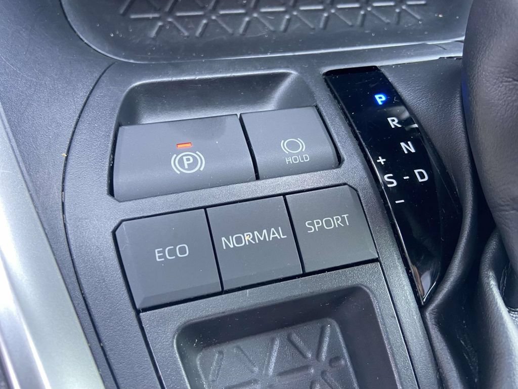 Used 2023 Toyota RAV4 LE FWD image 27