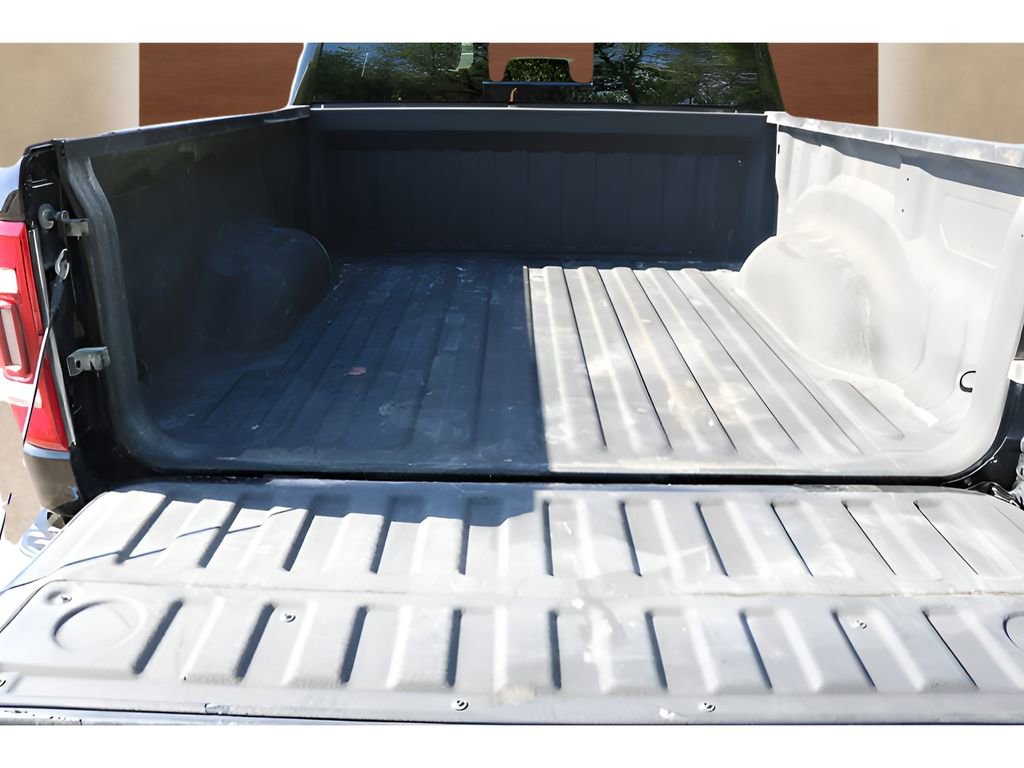 Used 2022 RAM 1500 Laramie AWD/4WD image 9