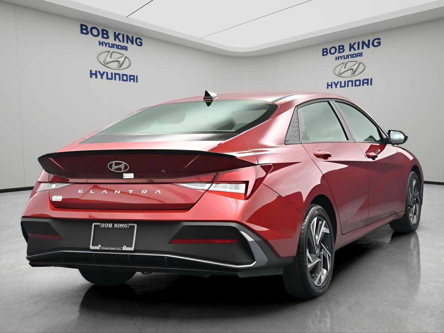 Certified 2025 Hyundai Elantra Sport image 12