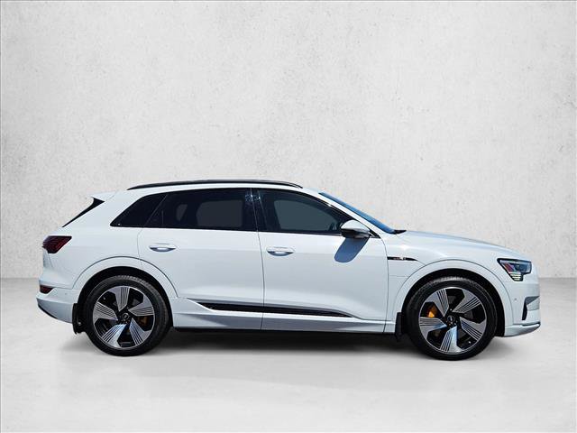 Used 2023 Audi e-tron Premium Plus w/ Premium Plus Package AWD/4WD image 4