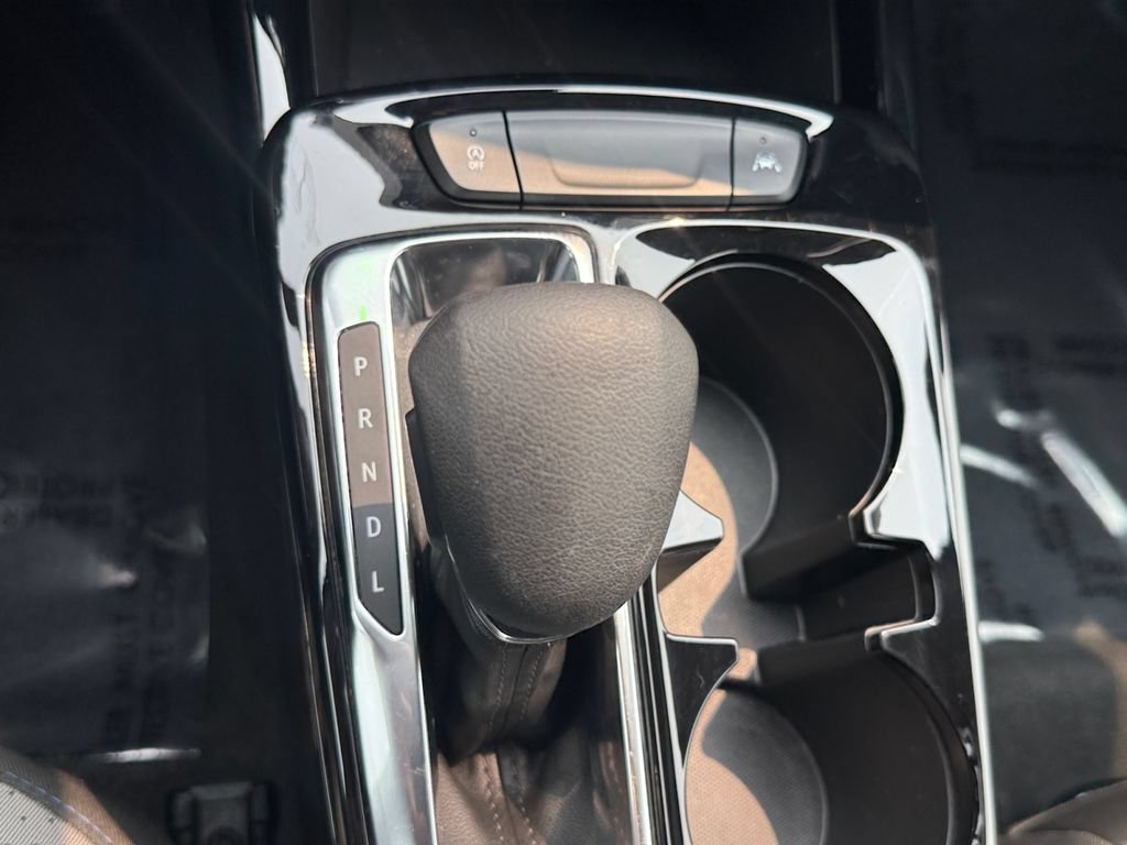 Used 2025 Chevrolet Trax LT FWD image 18