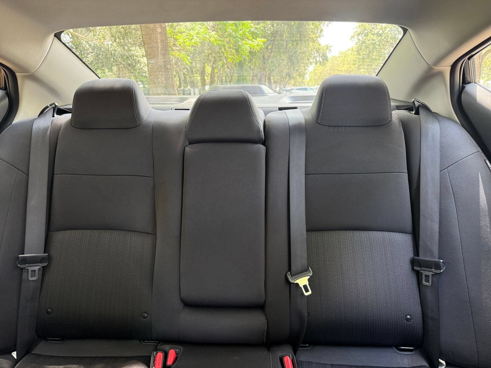 Used 2025 Nissan Altima 2.5 SV FWD image 35