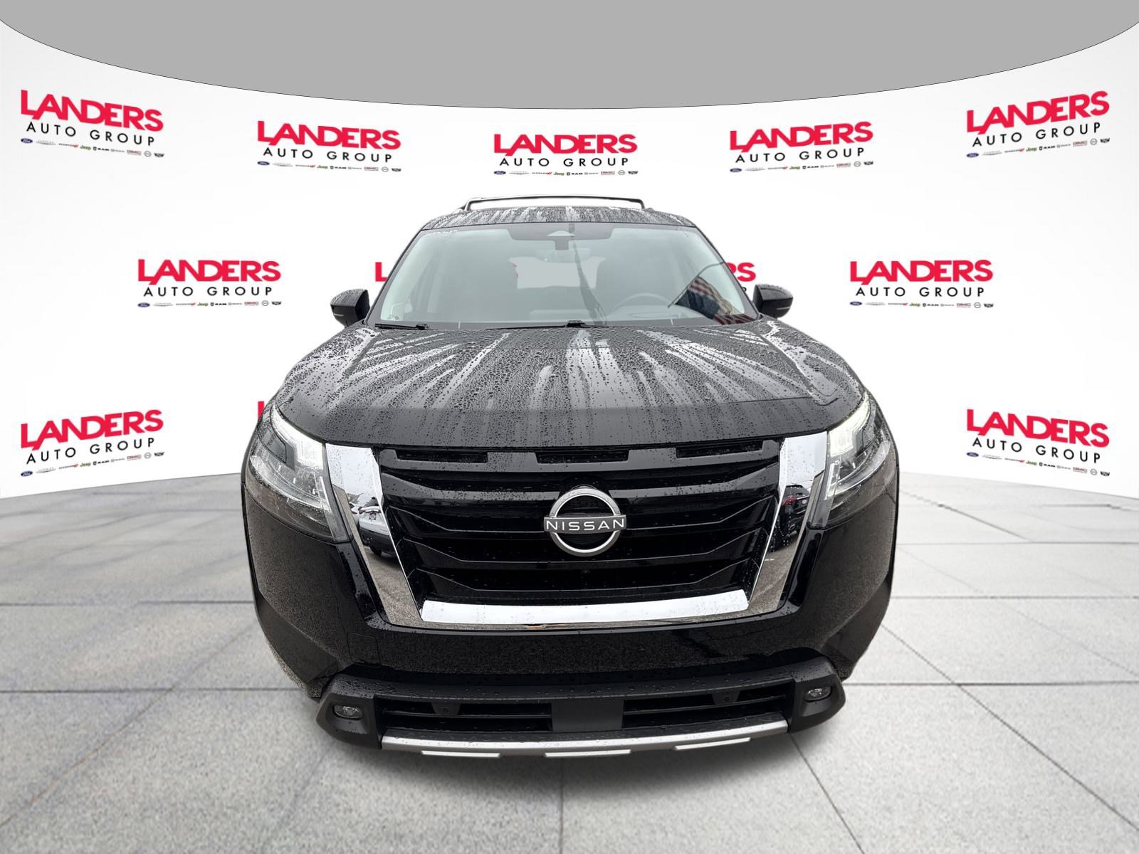 Used 2024 Nissan Pathfinder Platinum image 8