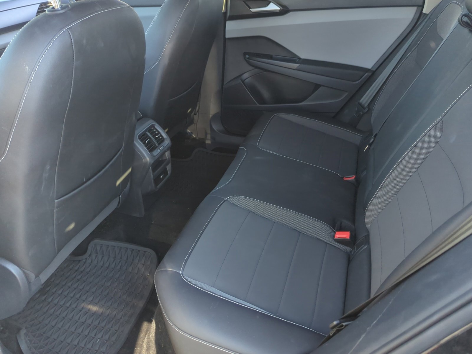 Certified 2022 Volkswagen Taos SE image 17