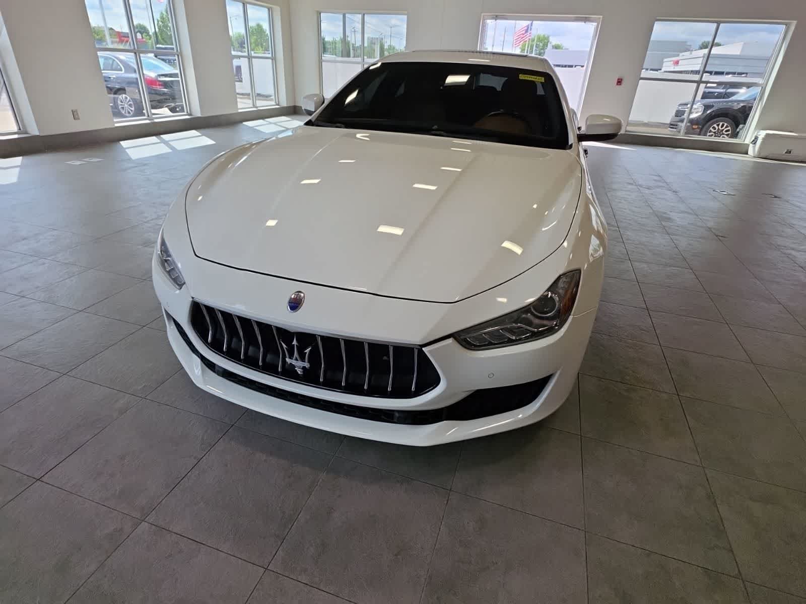 Used 2018 Maserati Ghibli S Q4 AWD/4WD image 2