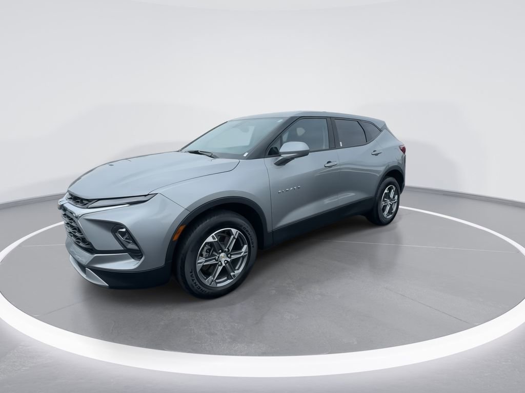 Used 2024 Chevrolet Blazer LT w/ Driver Confidence Package image 4