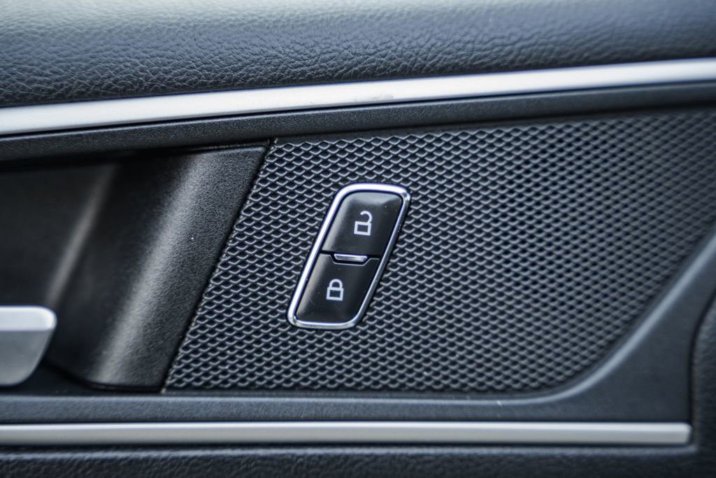 Used 2017 Ford Edge SEL w/ Equipment Group 201A image 35