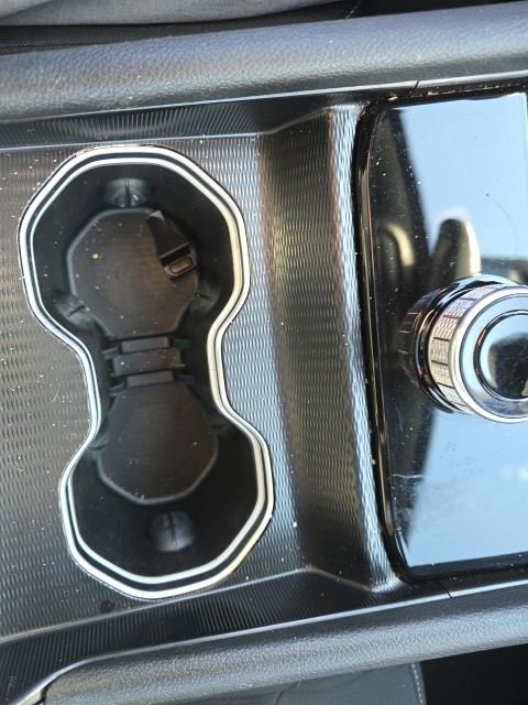 Used 2024 Jeep Grand Cherokee Laredo X image 23