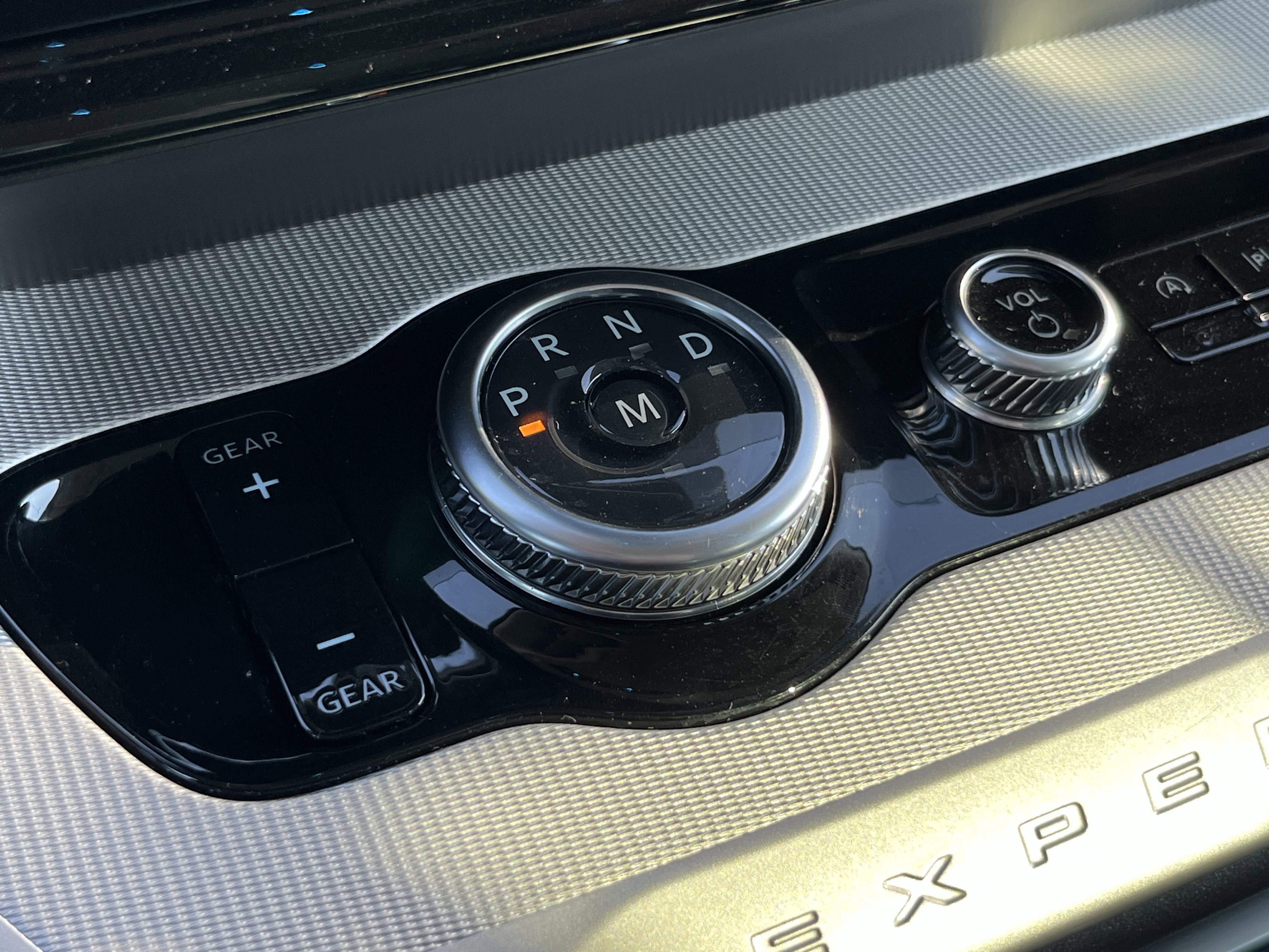 Used 2025 Ford Expedition Active image 30