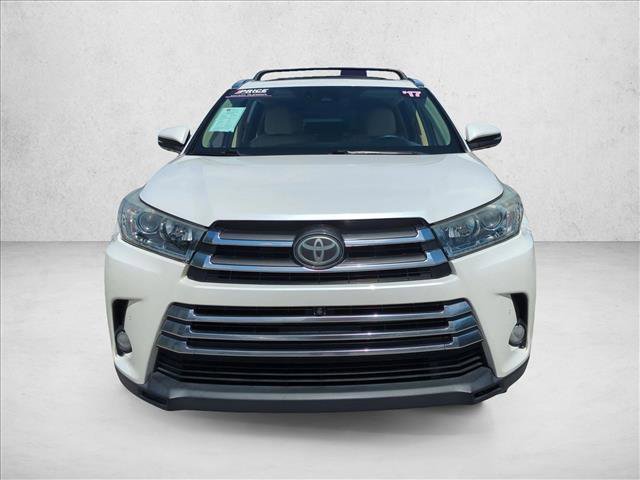 Used 2017 Toyota Highlander Limited Platinum AWD/4WD image 2