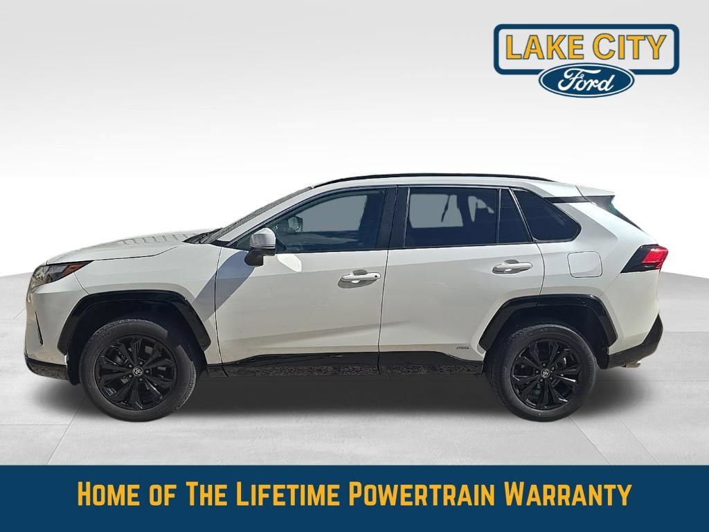 Used 2022 Toyota RAV4 SE w/ Convenience Package AWD/4WD image 2