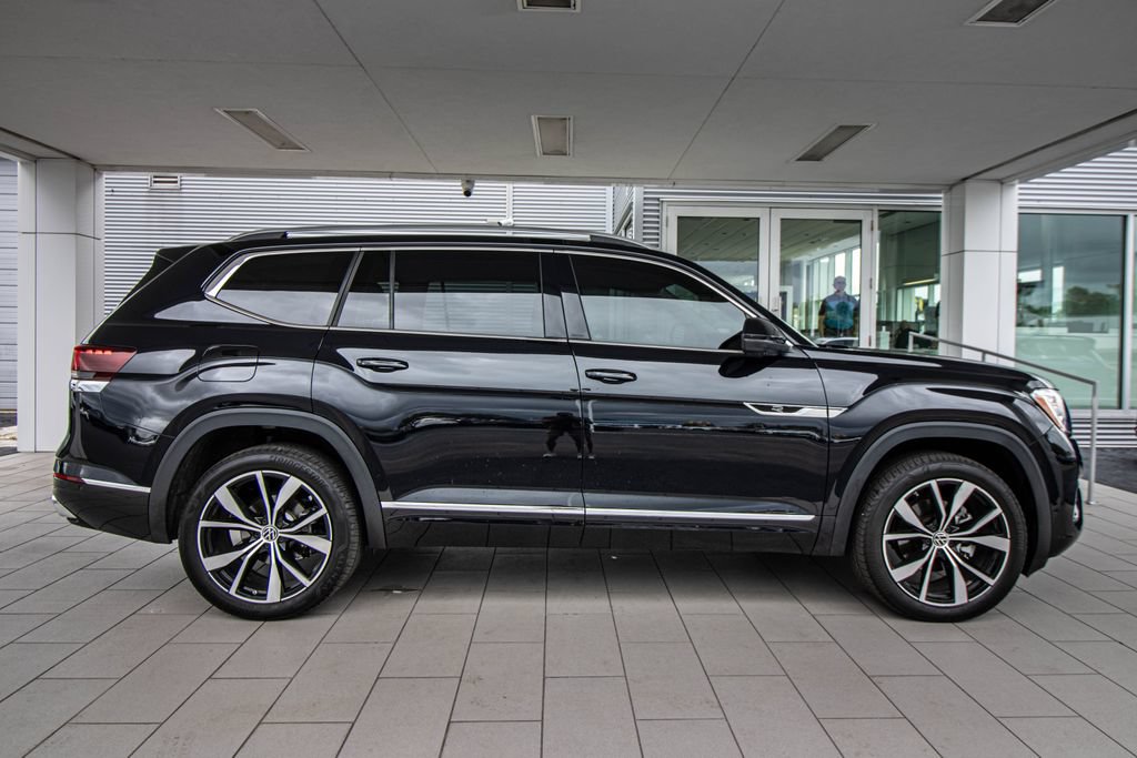 Used 2025 Volkswagen Atlas SEL Premium R-Line AWD/4WD image 3