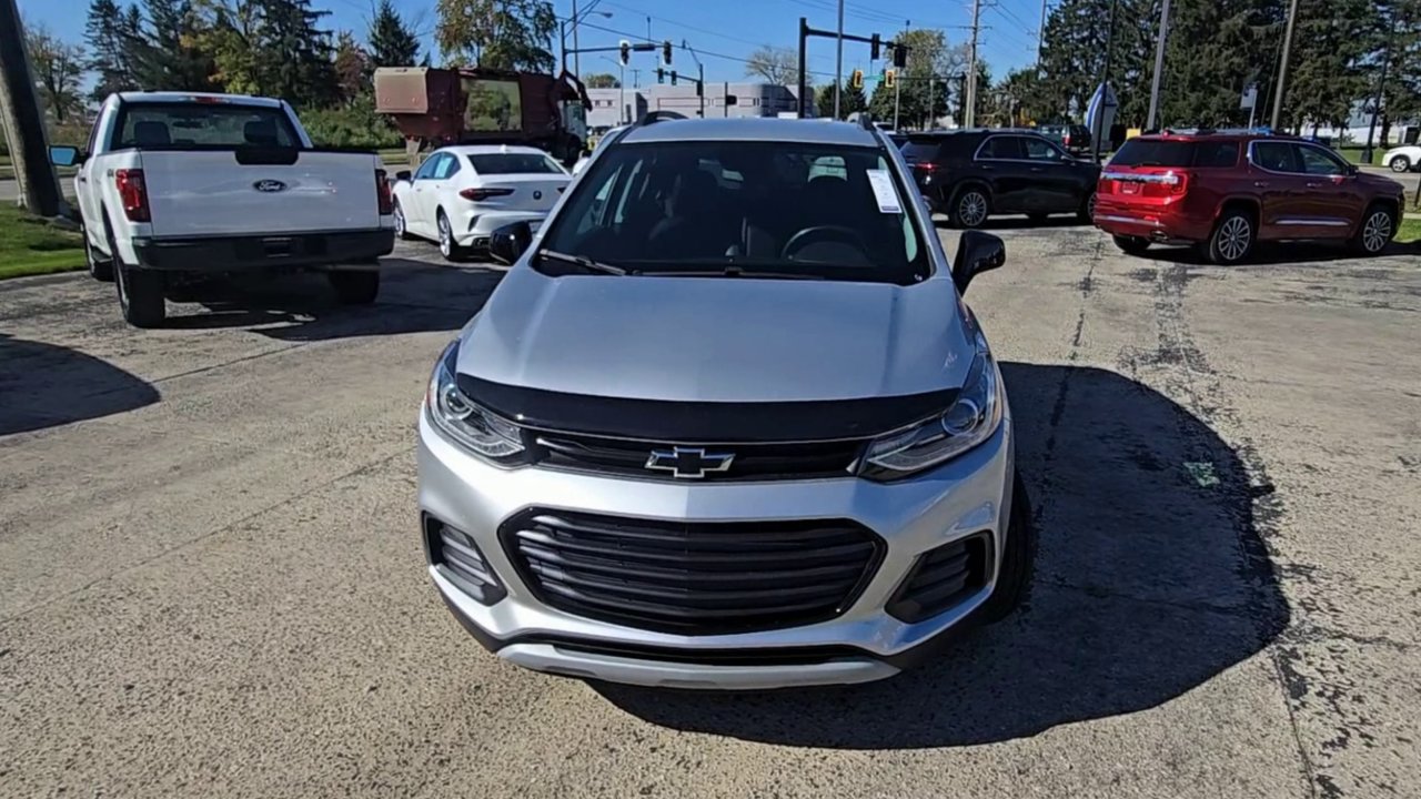 Certified 2021 Chevrolet Trax LT w/ Redline Edition AWD/4WD image 3