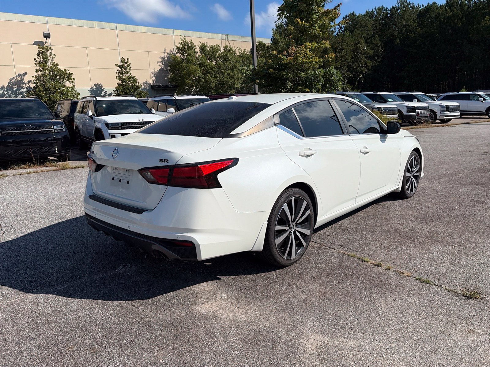 Used 2021 Nissan Altima 2.5 SR FWD image 6