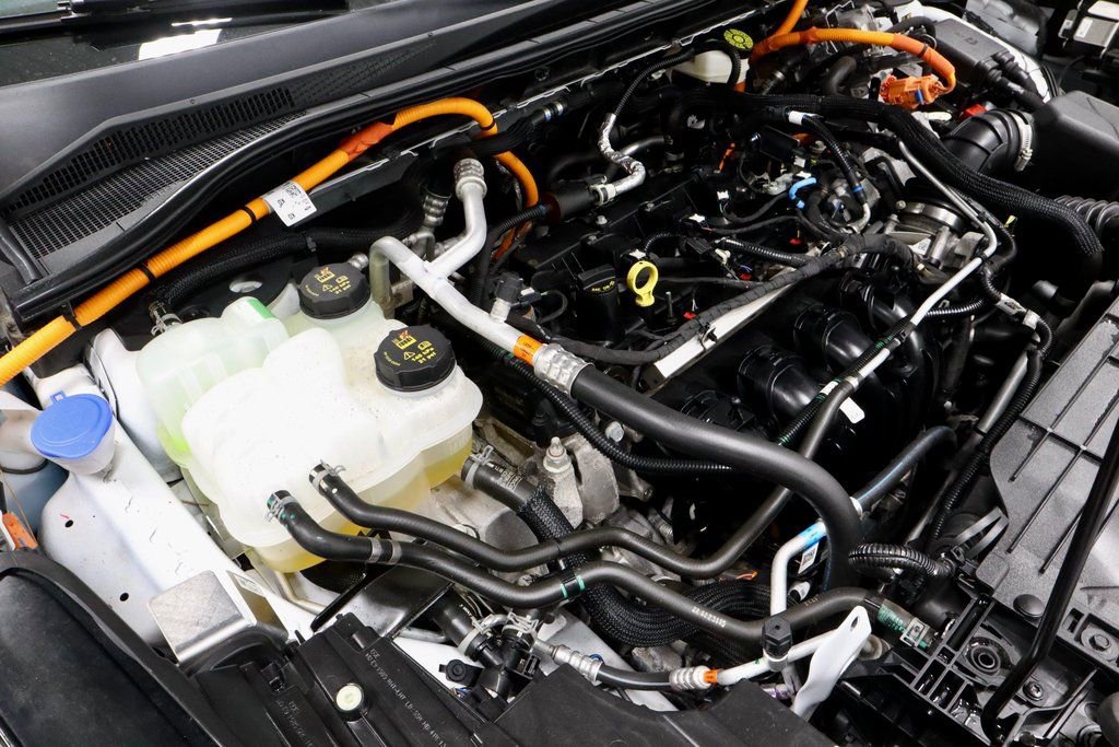 Certified 2024 Ford Escape SE w/ PHEV Premium Package image 19