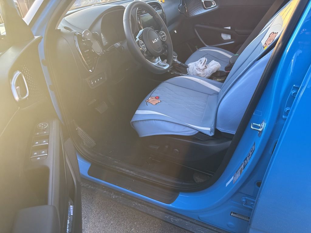 Used 2025 Kia Soul EX FWD image 3