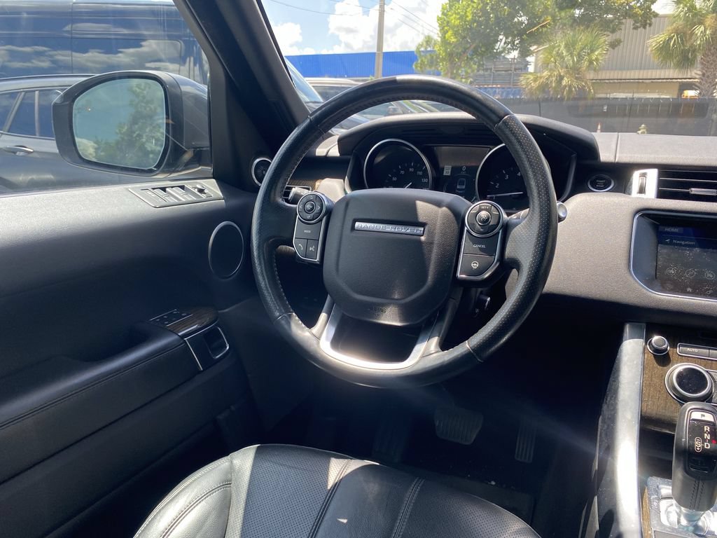 Used 2017 Land Rover Range Rover Sport SE AWD/4WD image 3