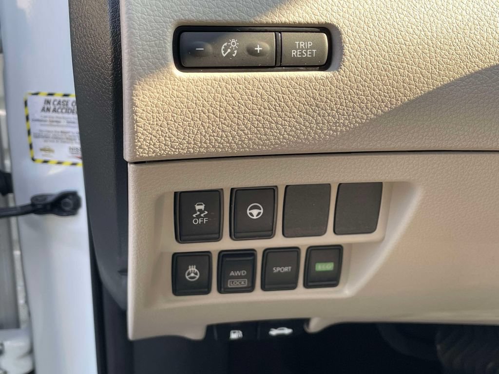 Used 2022 Nissan Rogue Sport SL AWD/4WD image 22
