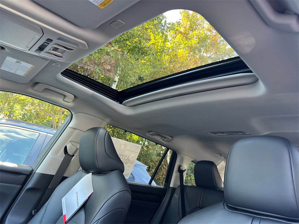 New 2026 Toyota Highlander XLE image 33