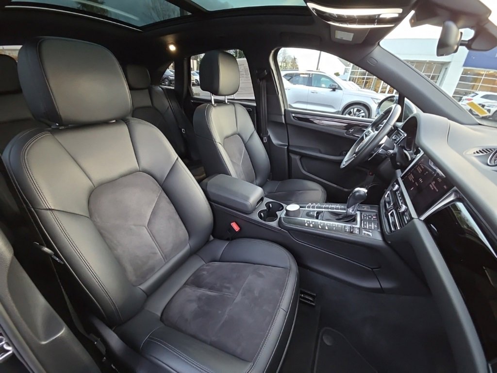 Used 2020 Porsche Macan image 21