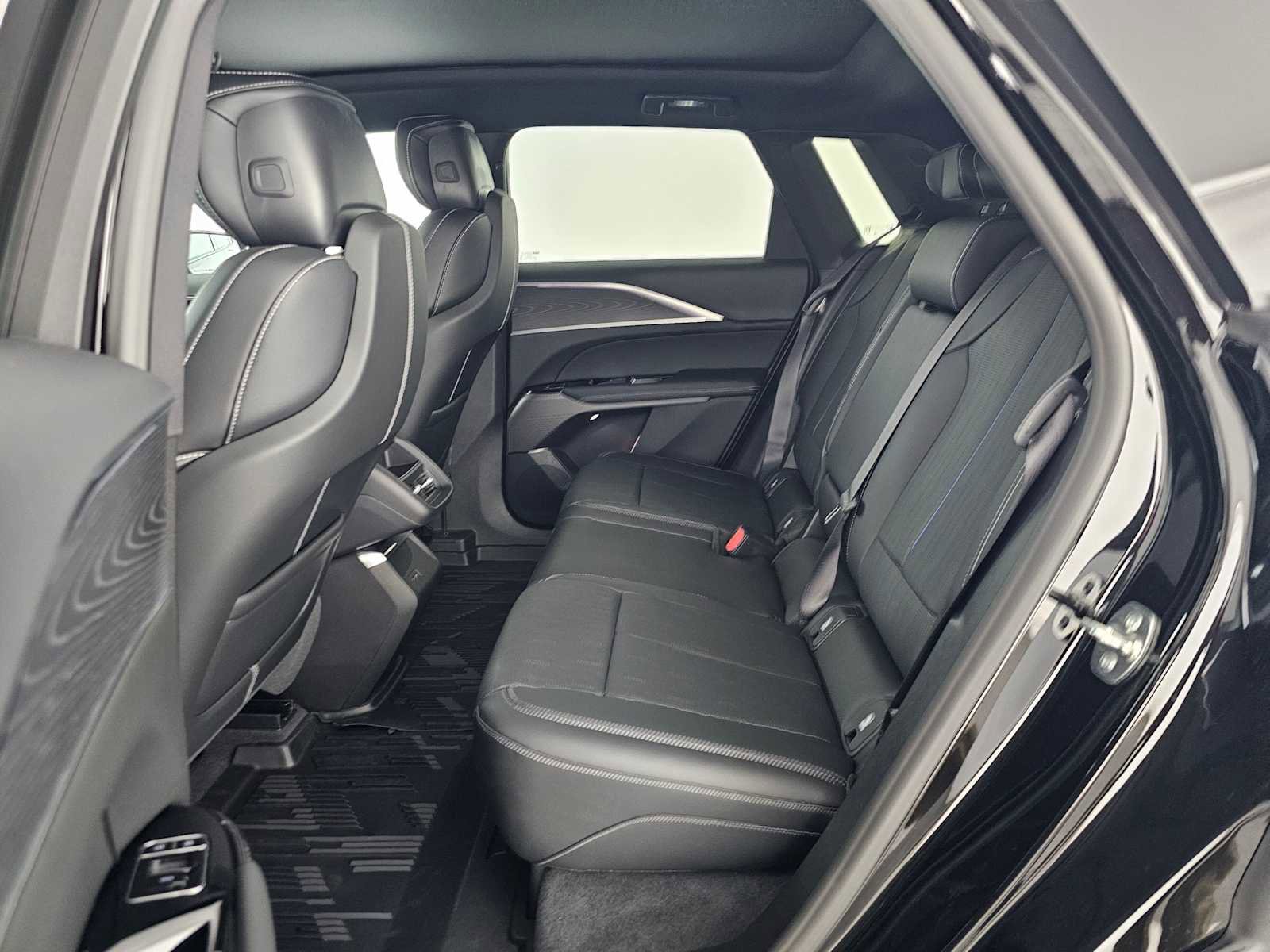 New 2026 Cadillac Lyriq Sport image 16