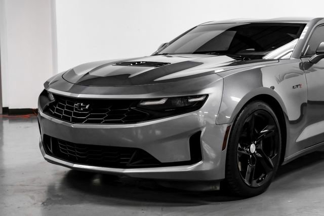 Used 2021 Chevrolet Camaro LT w/ Technology Package RWD image 6