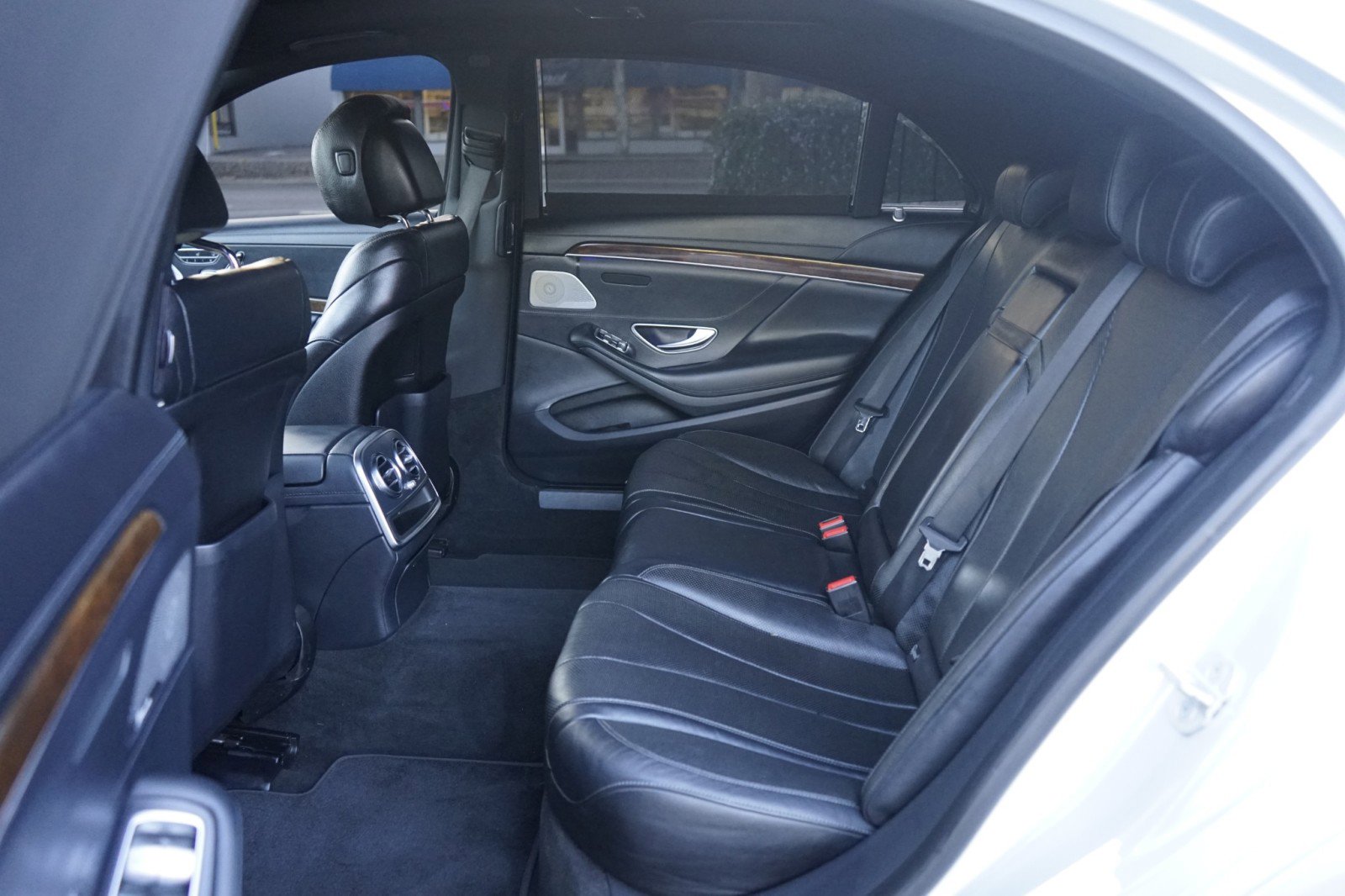 Used 2017 Mercedes-Benz S 550 Sedan image 22