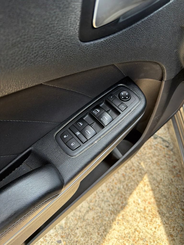 Used 2019 Dodge Charger R/T w/ Cold Weather Package RWD image 16