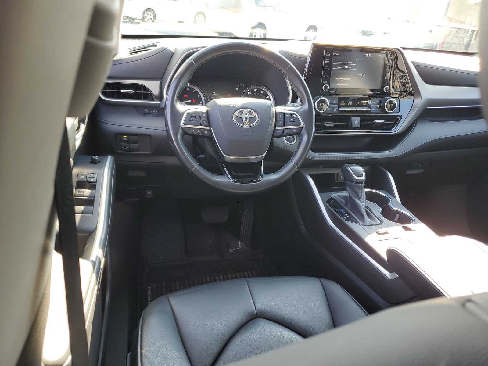 Used 2020 Toyota Highlander XLE AWD/4WD image 11