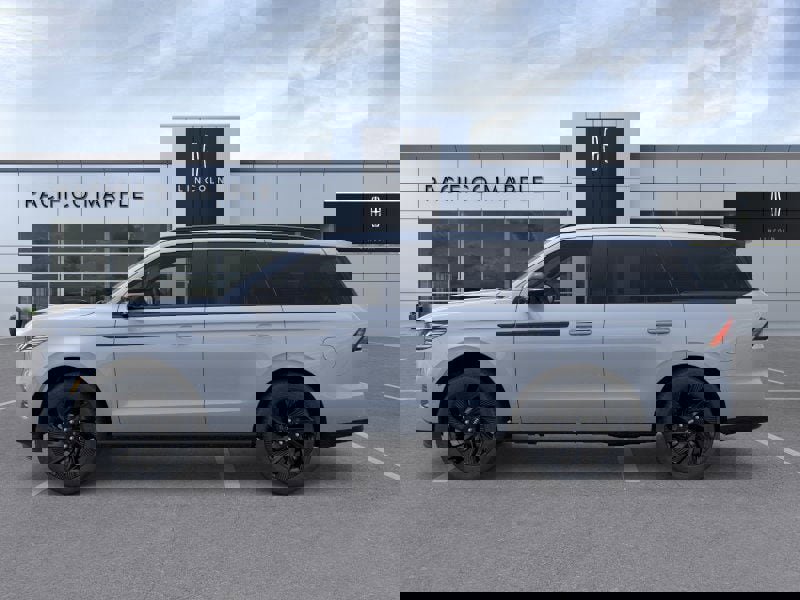 New 2025 Lincoln Navigator Reserve w/ Jet Appearance Package image 3