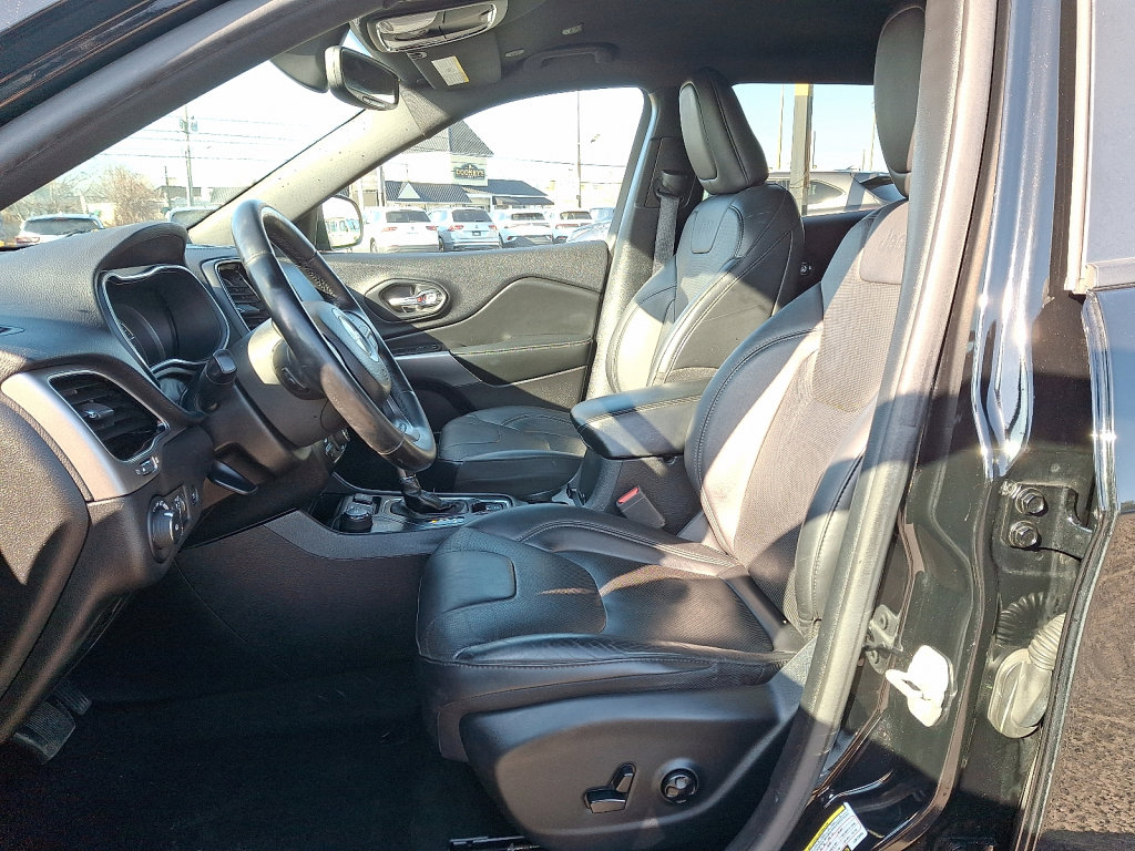 Used 2020 Jeep Cherokee High Altitude image 23