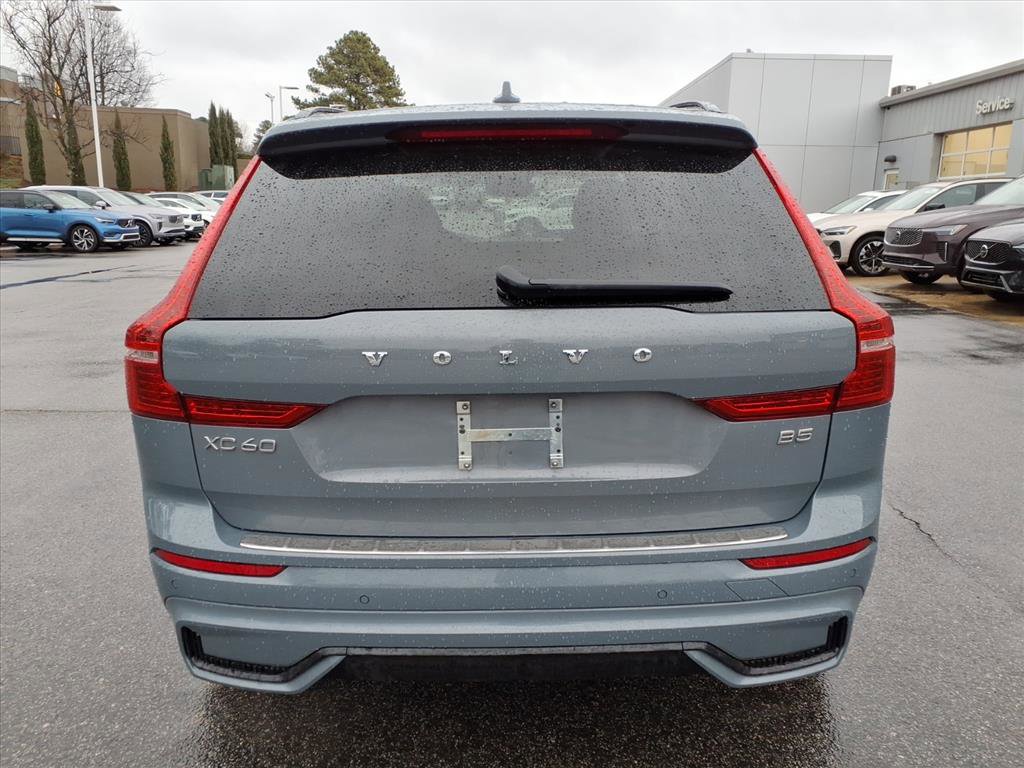 Certified 2023 Volvo XC60 B5 Plus w/ Climate Package image 4