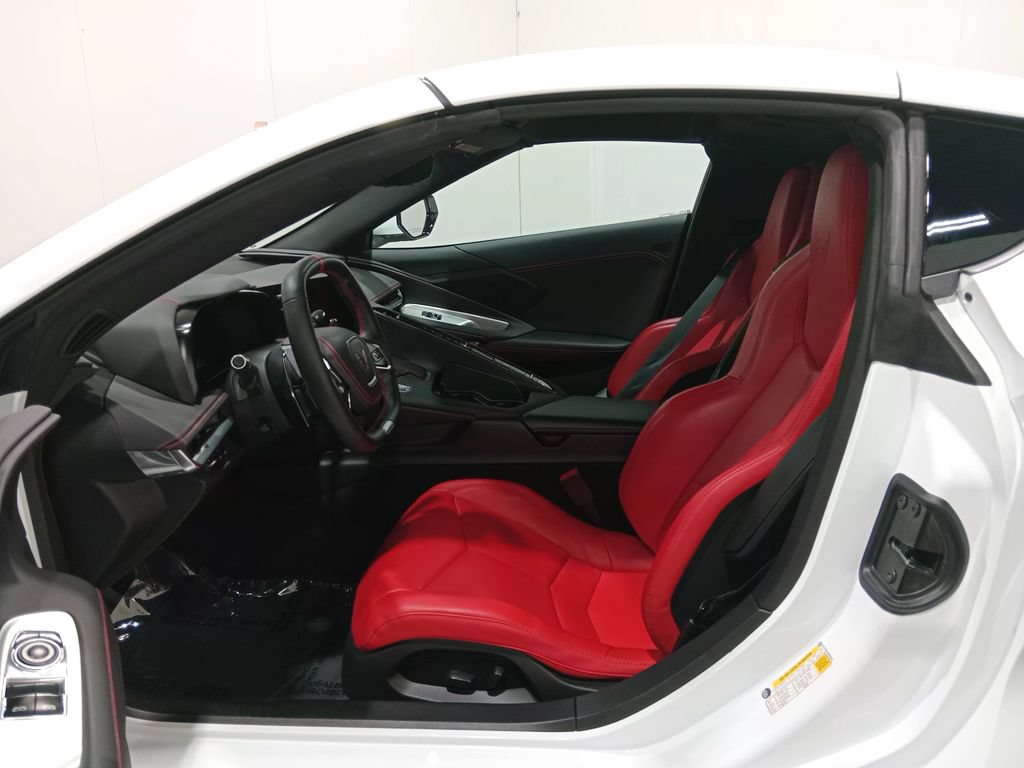 Used 2025 Chevrolet Corvette Z06 RWD image 18