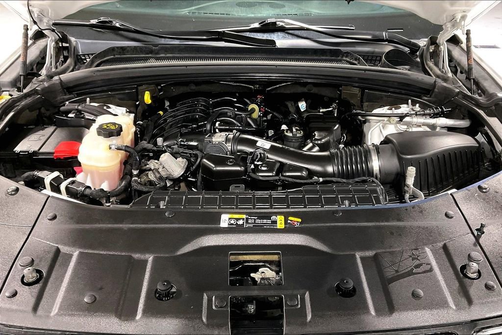 Used 2023 Jeep Grand Cherokee Limited image 12