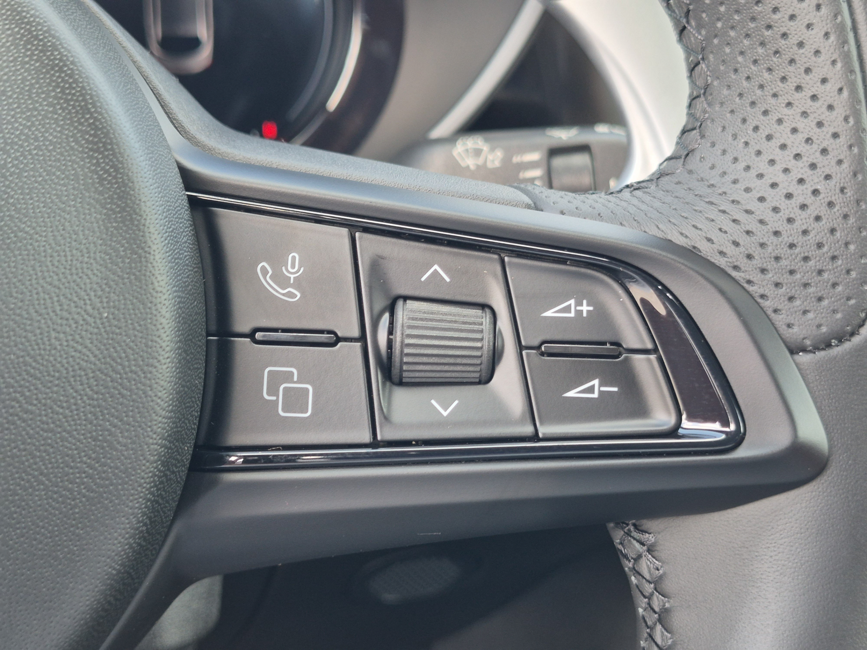 New 2026 Alfa Romeo Giulia w/ Driving Assist Package RWD image 56
