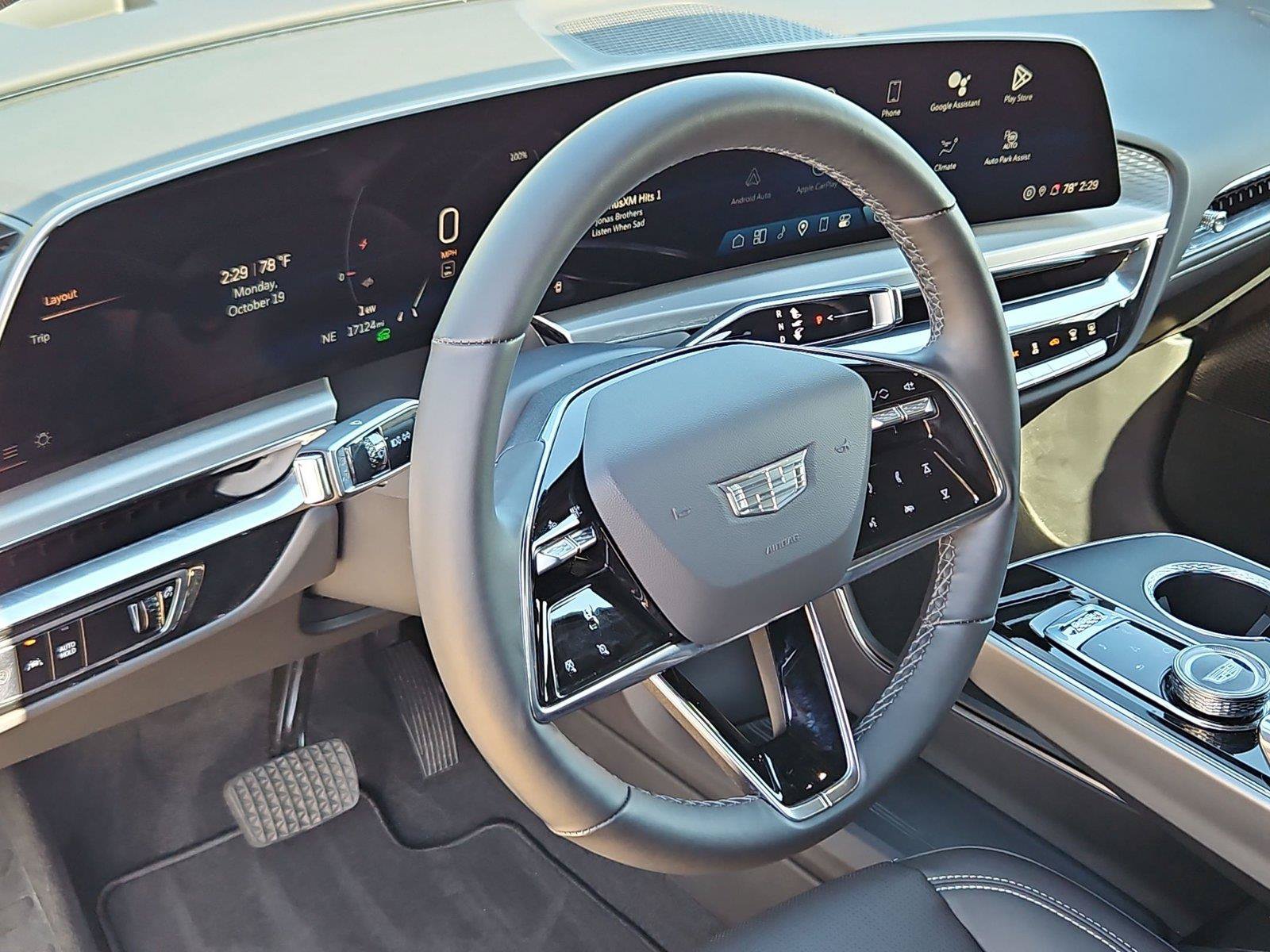 Used 2024 Cadillac Lyriq Luxury RWD image 10