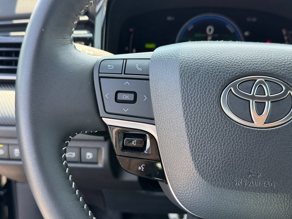 Used 2026 Toyota Camry Hybrid AWD/4WD image 20