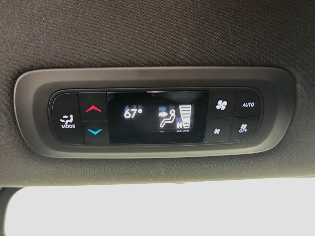 Used 2020 Chrysler Pacifica Touring w/ S Appearance Package FWD image 24
