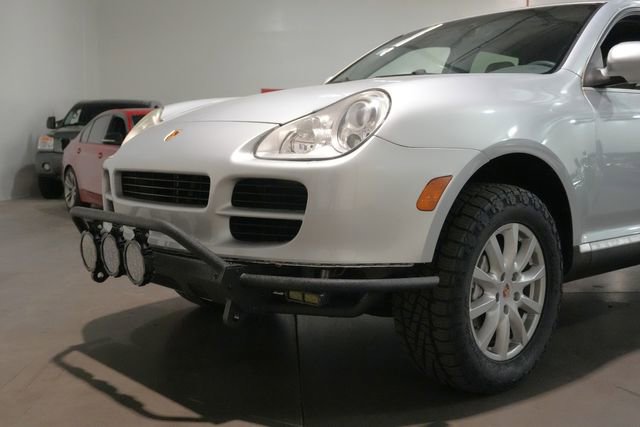 Used 2004 Porsche Cayenne S image 2