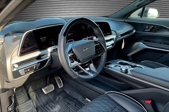 New 2026 Cadillac Lyriq V w/ LPO, Floor Liner Package AWD/4WD image 7