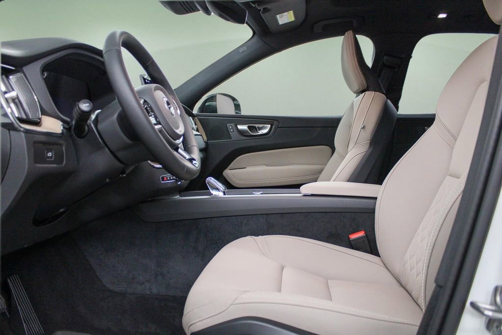 New 2026 Volvo XC60 B5 Plus w/ Protection Package Premier AWD/4WD image 18