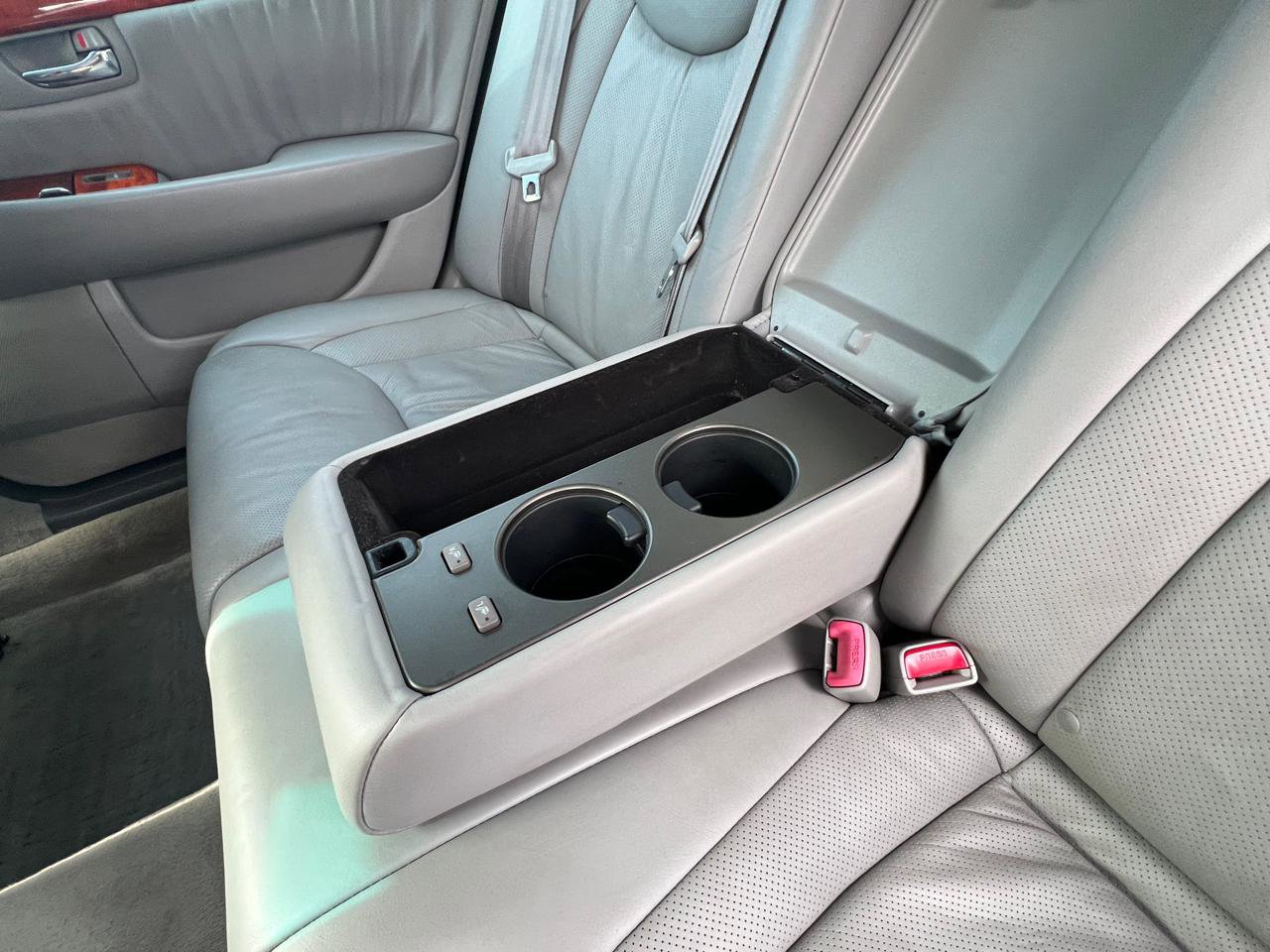 Used 2005 Lexus LS 430 RWD image 34