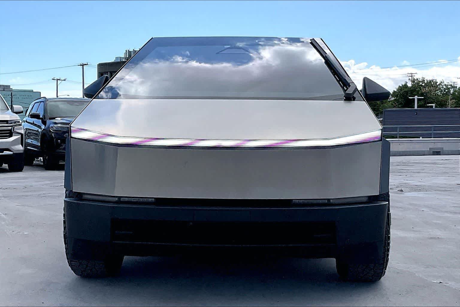Used 2024 Tesla Cybertruck AWD Crew Cab image 6