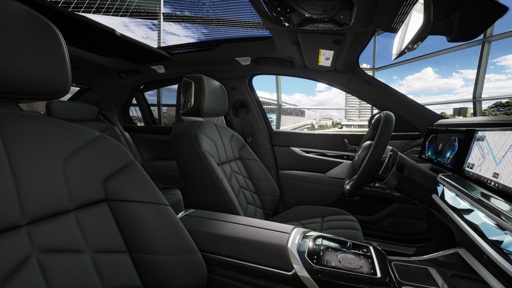 Used 2026 BMW 750e xDrive 750e xDrive w/ Executive Package image 36